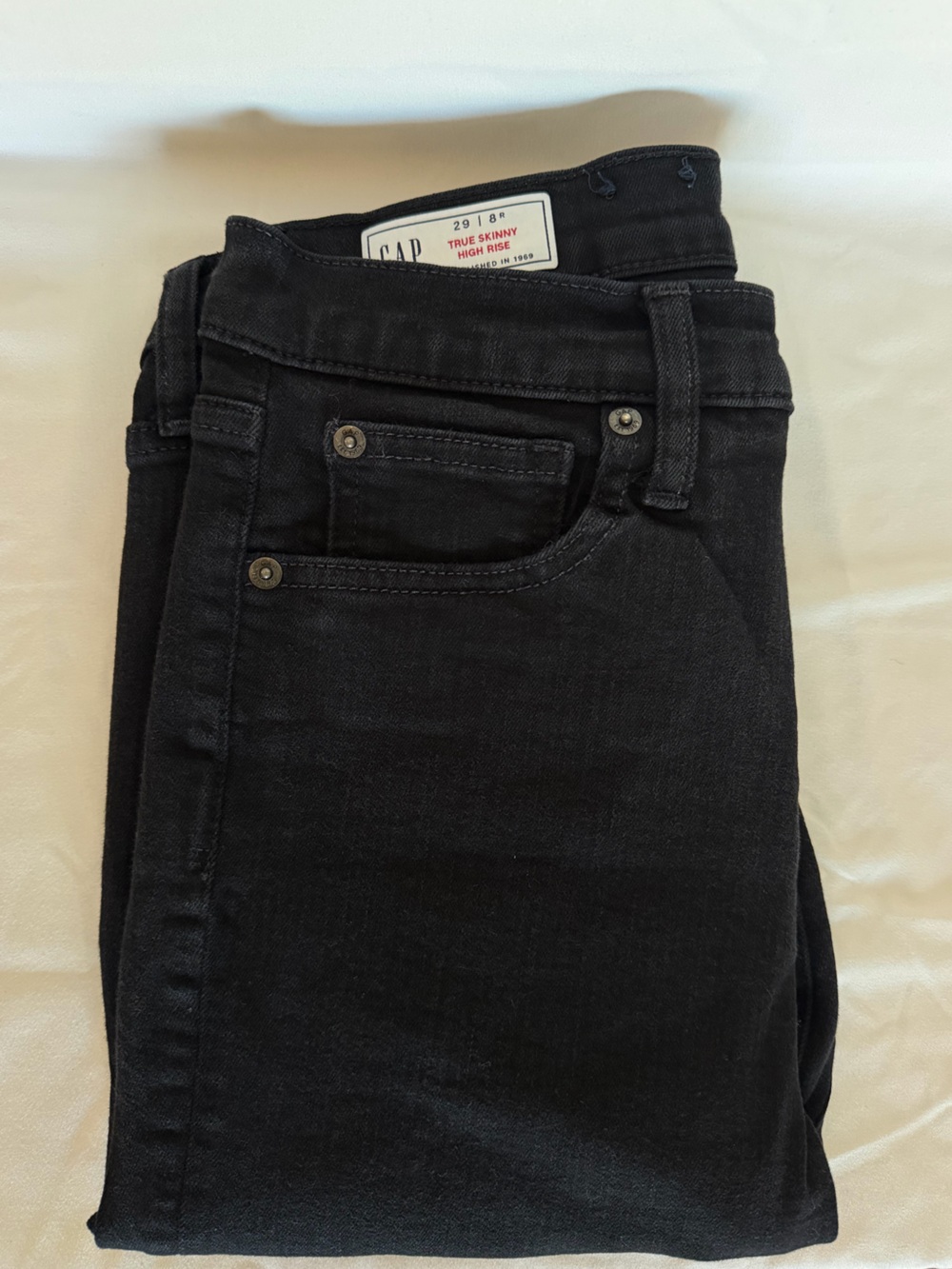 GAP True Skinny High-Rise Women's Jeans - Black Wash